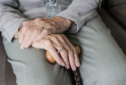 Sostegno ruolo di cura caregiver familiare